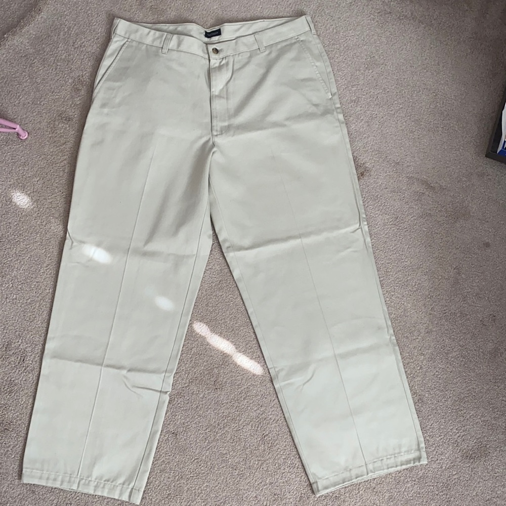 Men’s Van Heusen tan pants size 38/32
